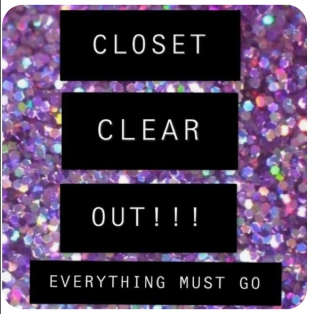 ⭐️CLOSET CLEAR OUT MAKE AN OFFER!⭐️